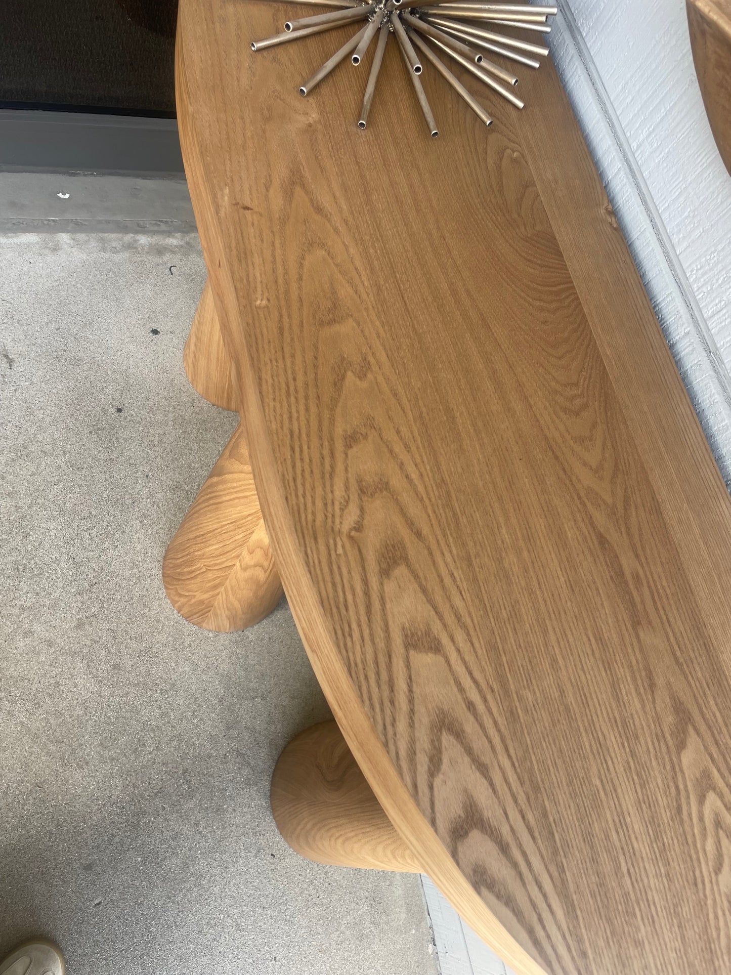 Alinda Cone Legs Console Table and Mirror Set